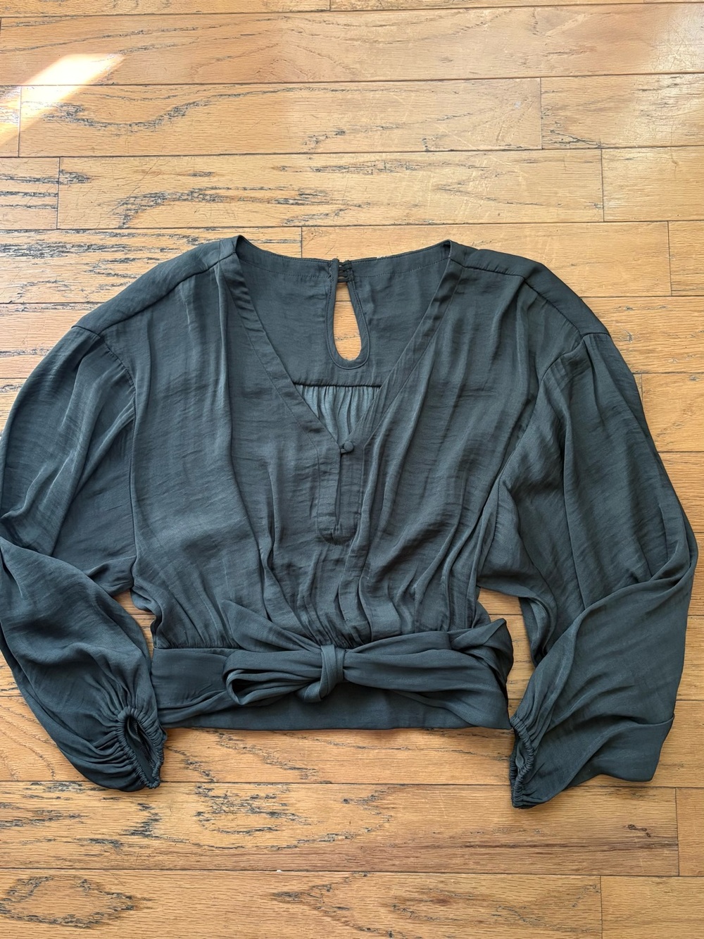 EUC Anthropologie Cropped Tie-Waist Blouse